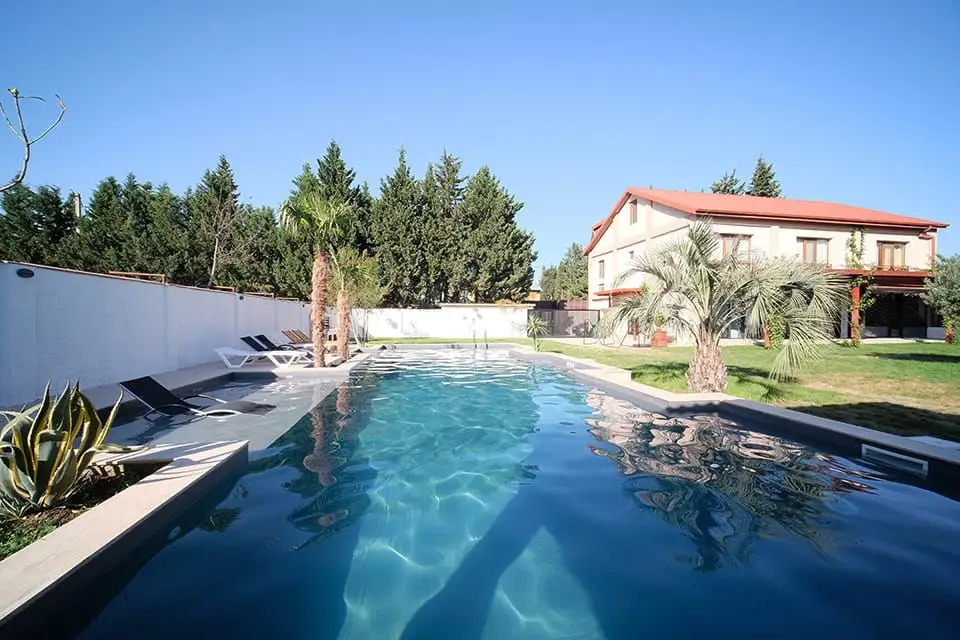 Life in Didi Dighomi | Private house with a swimming pool